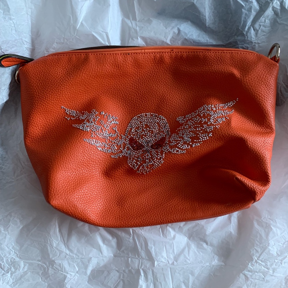 Skull clutch
